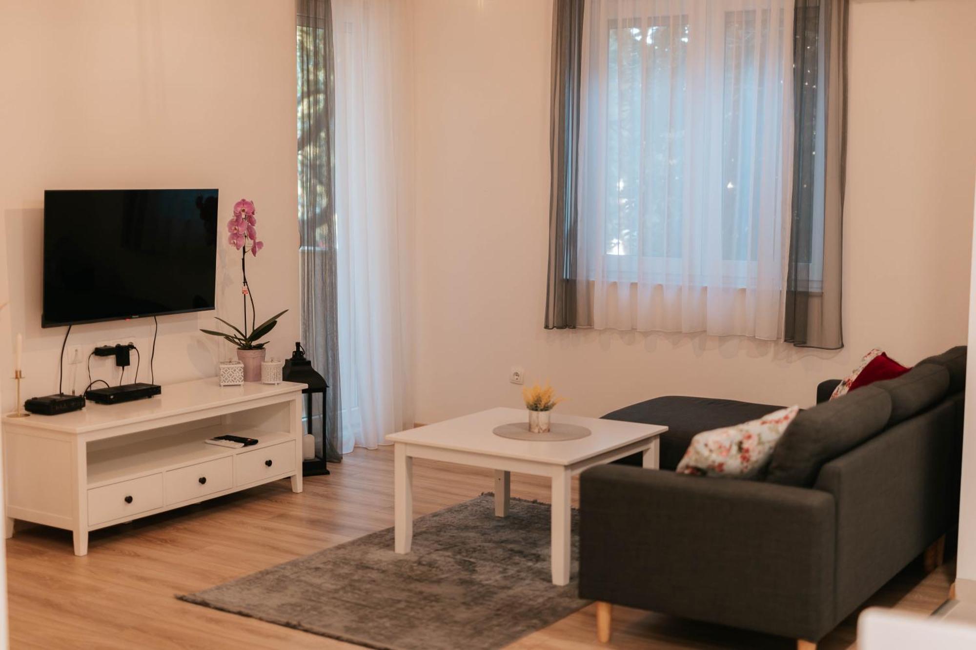 Bell Tower Apartment Мостар Екстериор снимка